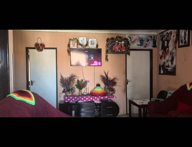 2 BEDROOM APARTMENT FOR SALE IN COMMERCIA